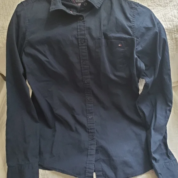 Tommy Hilfiger - Picture 2 of 4